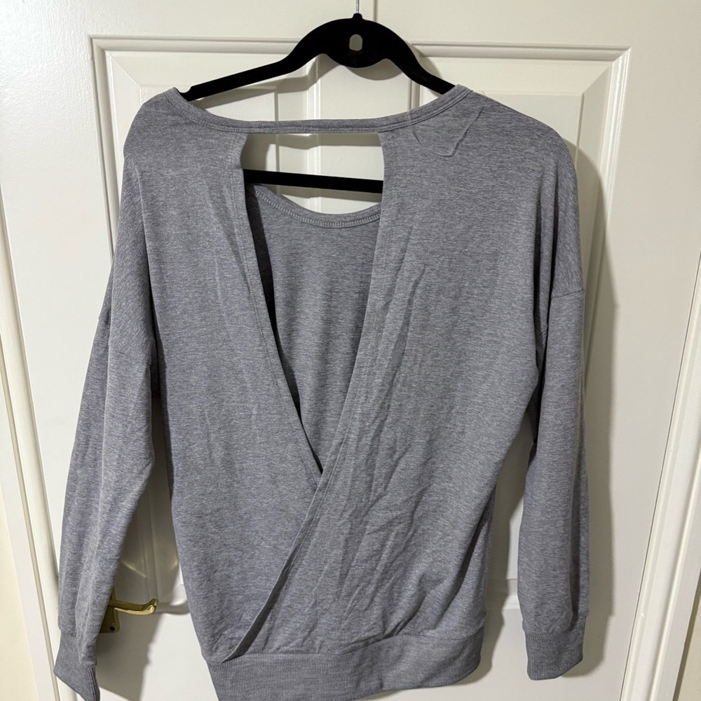 2/$20 Marika Women's Mika Pullover Hoodie Sweatshirt size large - Picture 3 of 7